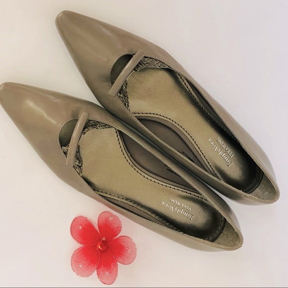 Simply Vera Vera Wang pull on kitten heel flats. - Picture 5 of 6